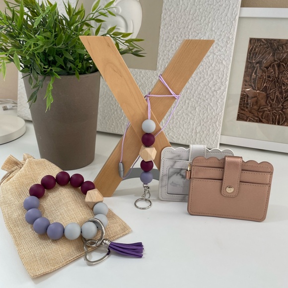 Bracelet Keychain Silicone Wood Beads/Lanyard Teacher Badge Holder Gift Set - Picture 4 of 6